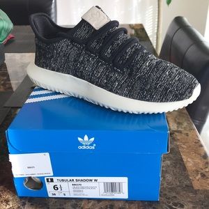 WOMENS ADIDAS TUBULAR SHADOW